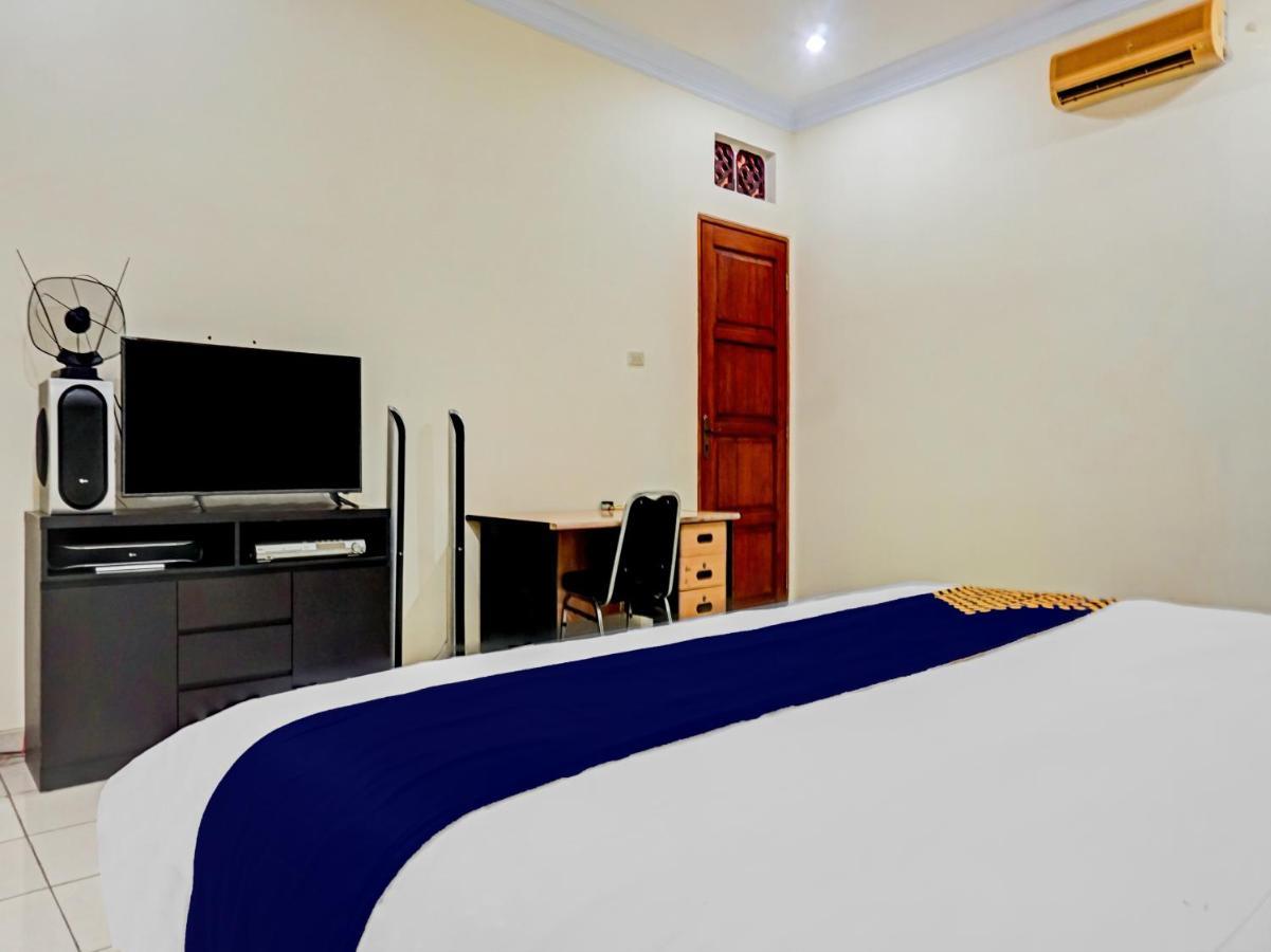 Spot On 90295 Simprug Residence Yakarta Exterior foto