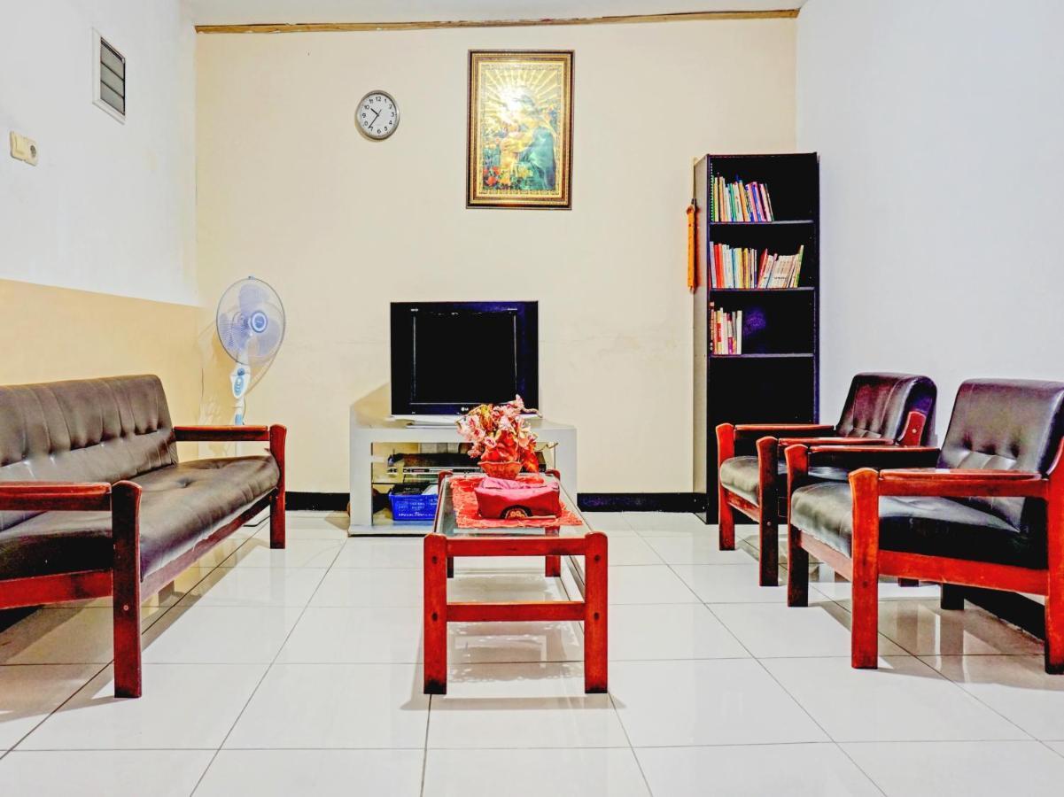Spot On 90295 Simprug Residence Yakarta Exterior foto